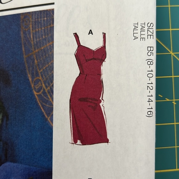 McCall Sewing Pattern - Dress M8103 - Picture 7 of 9